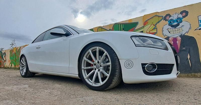 Weiß Gebraucht 2010 Audi A5 Sport Coupé | 10.800 € (Fairer Preis) - Bild 1/4