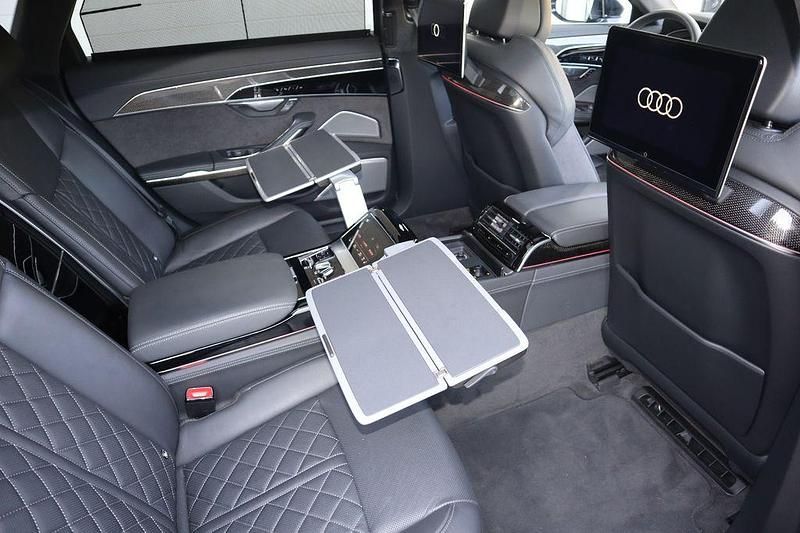 Blau Gebraucht 2024 Audi A8L Exclusive Limousine | 81.800 € (Fairer Preis) - Bild 1/4