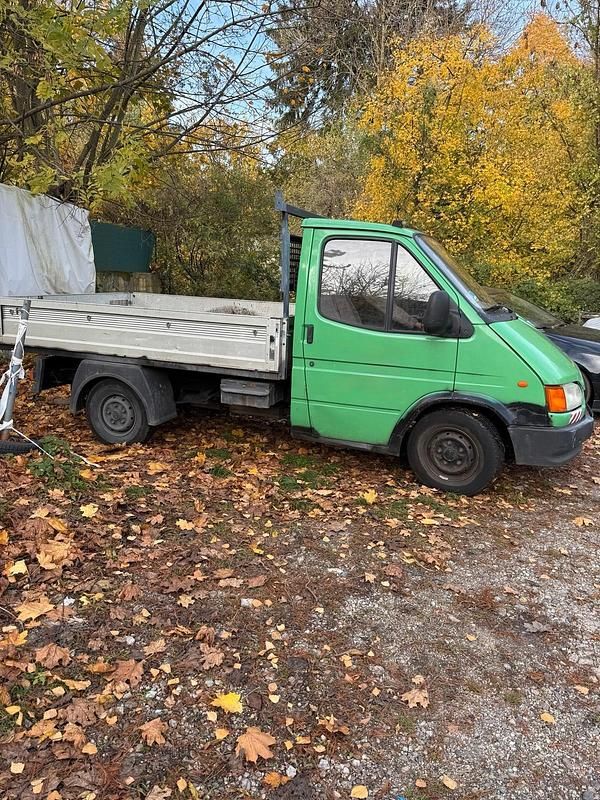 Grün Gebraucht 1996 Ford Transit | 2.850 € - Bild 1/4