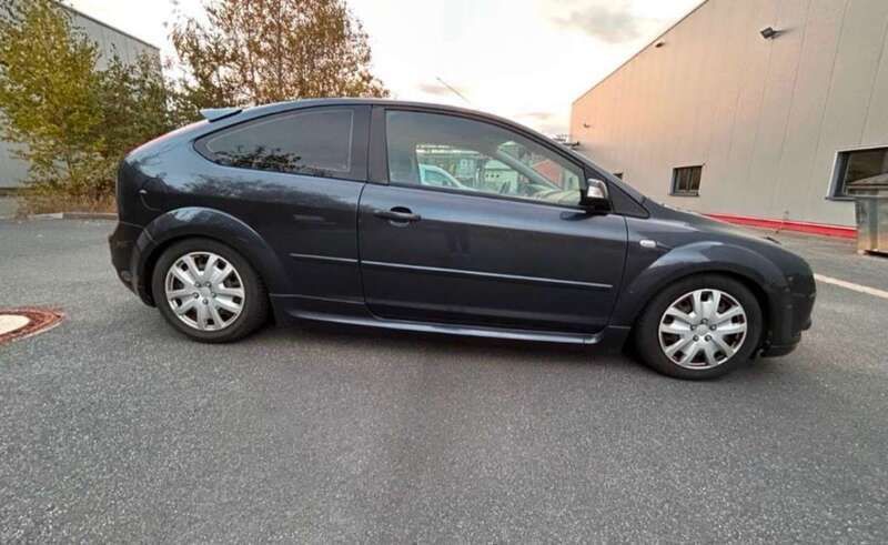 Gebraucht 2007 Ford Focus Titanium Limousine | 4.000 € - Bild 1/4