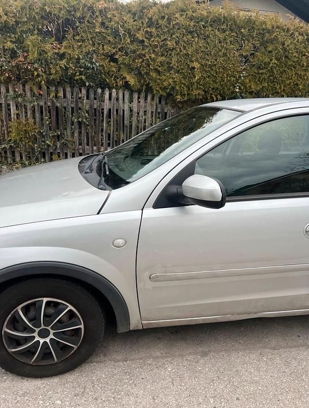 Gebraucht Opel Corsa 70 PS (51 kW) 2003 Silber Kleinwagen