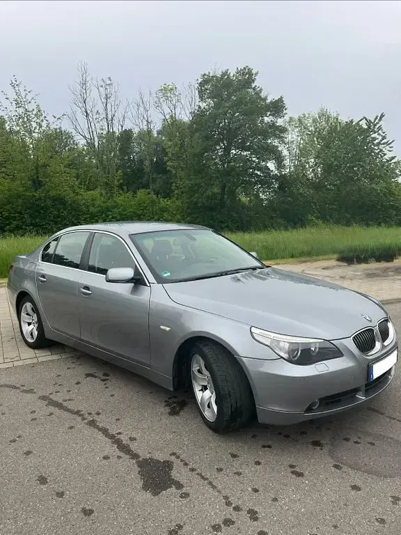 Gebraucht BMW 525 218 PS (160 kW) 2006 Grau Limousine