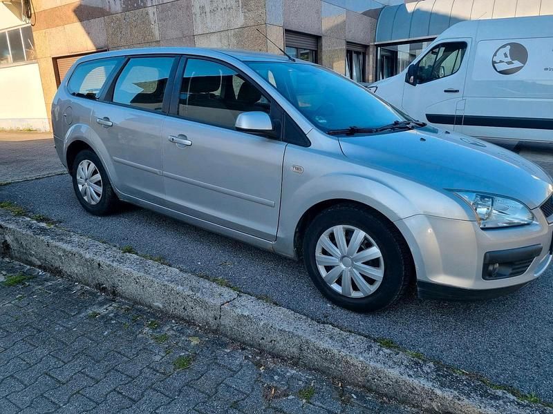 Usata Ford Focus 116 CV (85 kW) 2006 Argento Station wagon