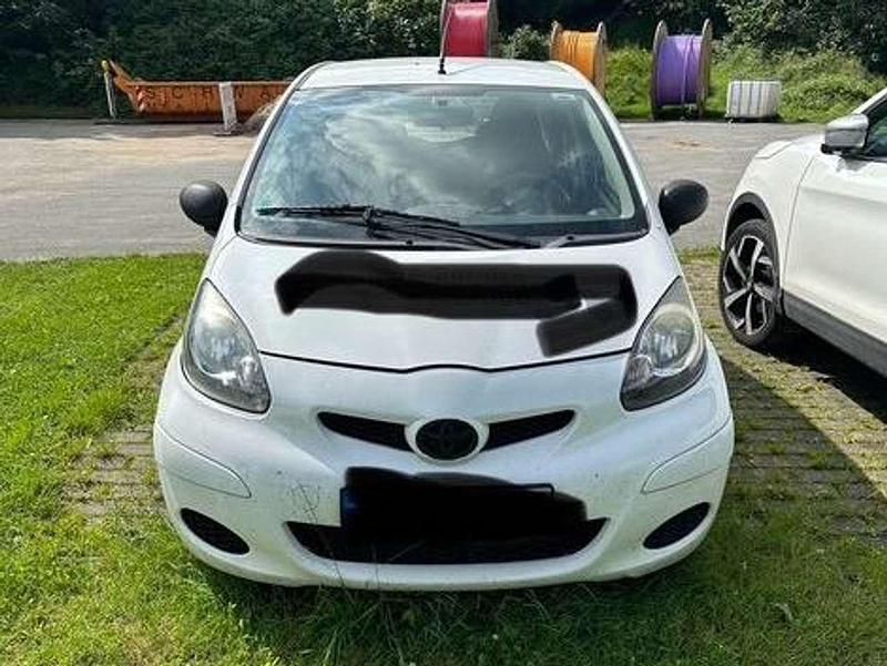 Weiß Gebraucht 2009 Toyota Aygo Cool Kleinwagen | 850 € (Superpreis) - Bild 1/3