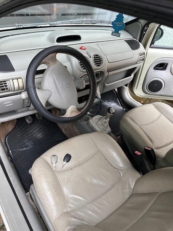 Gebraucht Renault Twingo Initiale 60 PS (44 kW) 2001 Andere farben Kleinwagen