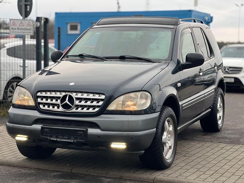 Gebraucht Mercedes ML320 218 PS (160 kW) 2001 Blau SUV