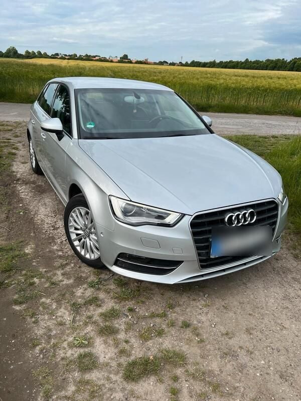 Silber Gebraucht 2013 Audi A3 Limousine | 14.250 € (Guter Preis) - Bild 1/4