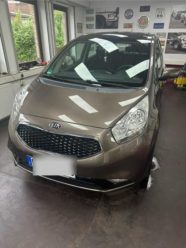 Beige Gebraucht 2015 Kia Venga 3 Kleinwagen | 9.200 € (Teuer) - Bild 1/4