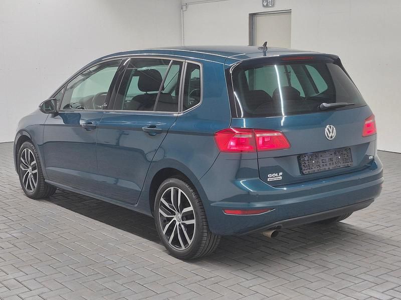 Używany VW Golf VII Sound 2017 Zielony Sedan/Limuzyna