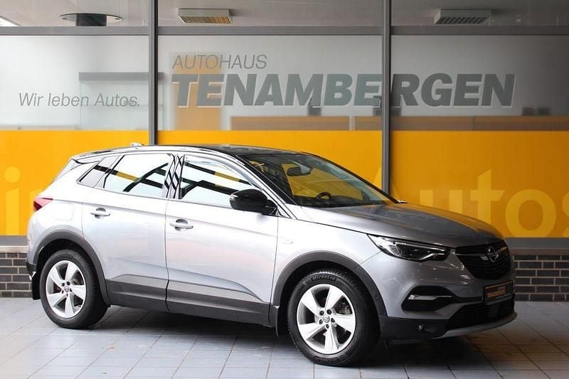 Grau Gebraucht 2018 Opel Grandland X SUV | 22.900 € (Etwas zu teuer) - Bild 1/4
