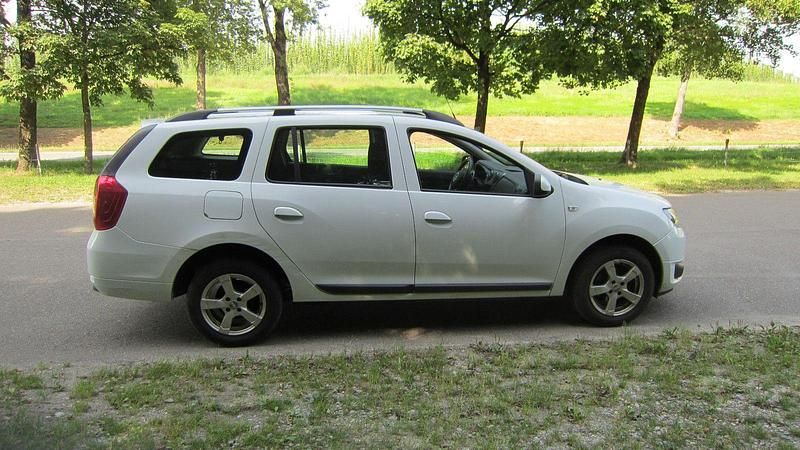 Weiß Gebraucht 2014 Dacia Logan MCV Kombi | 4.200 € (Fairer Preis) - Bild 1/4