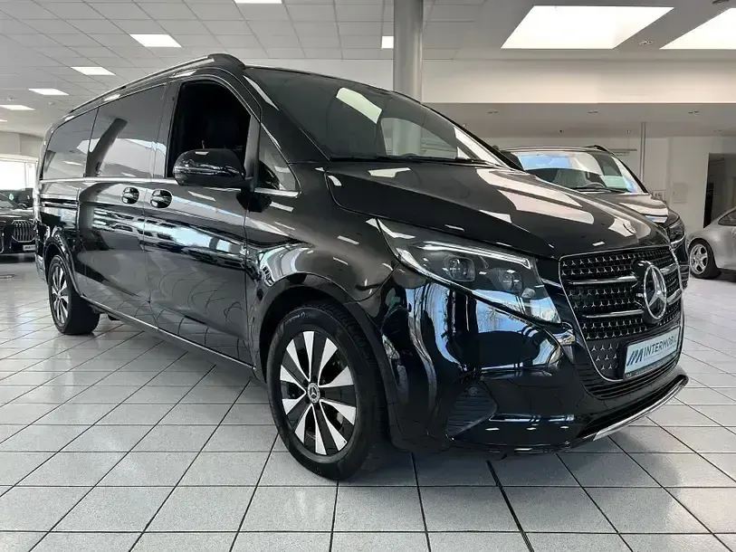Second-hand Mercedes V300 Avantgarde 237 CP (174 kW) 2024 Negru Monovolum