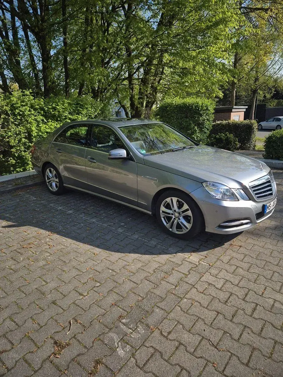 Gebraucht Mercedes E220 Avantgarde 170 PS (125 kW) 2013 Silber Limousine