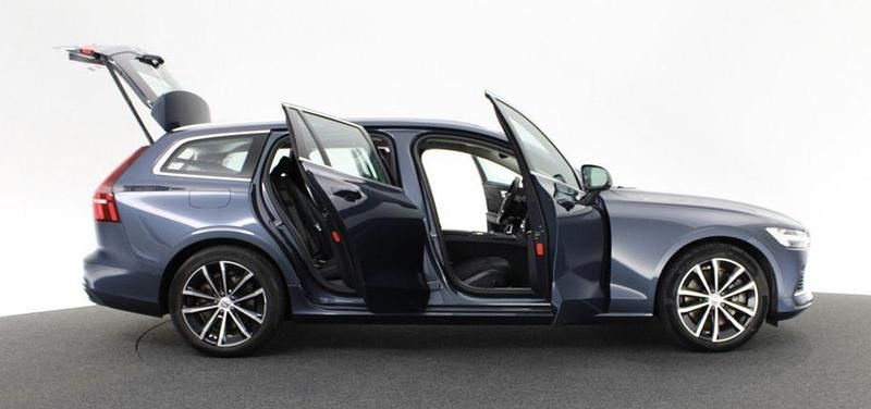Gebraucht Volvo V60 Core 398 PS (292 kW) 2022 Blau Kombi