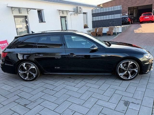 Gebraucht Audi A4 S-Line 163 PS (119 kW) 2022 Schwarz Kombi