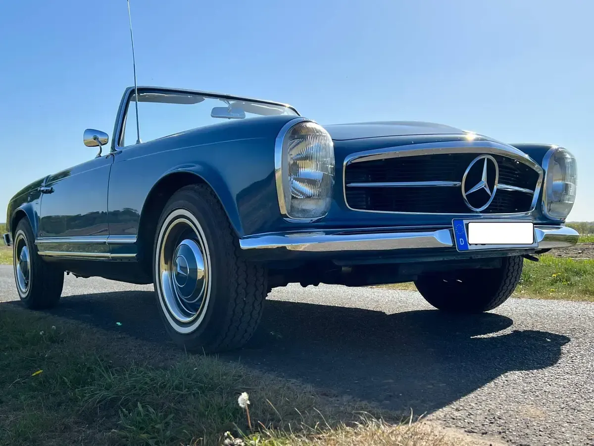 Gebraucht Mercedes 230 150 PS (110 kW) 1966 Blau Cabrio