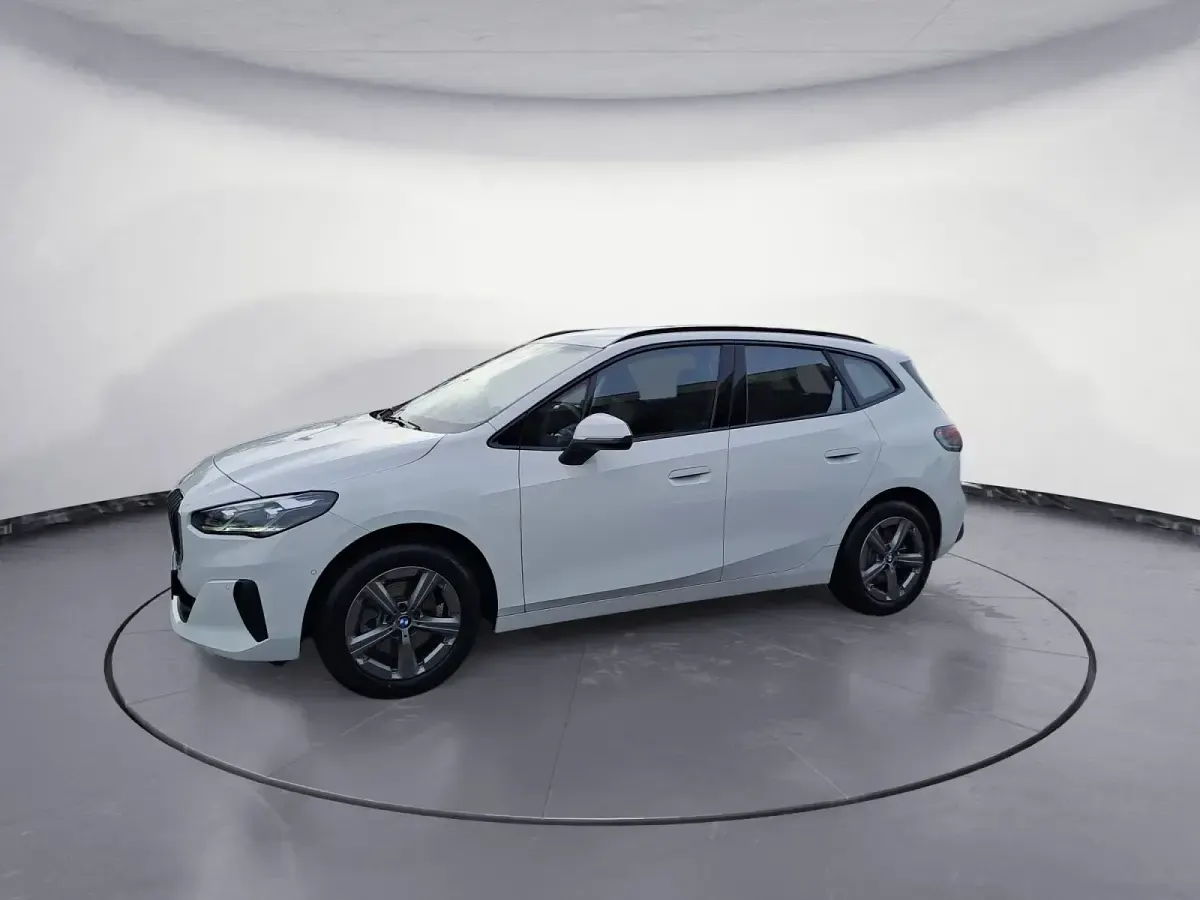 Gebraucht BMW 220 Active Tourer Efficient Dynamics 156 PS (114 kW) 2025 Weiß Van / Kleinbus