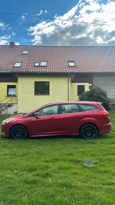 Second-hand Ford Focus Titanium 120 CP (88 kW) 2015 Roșu Break