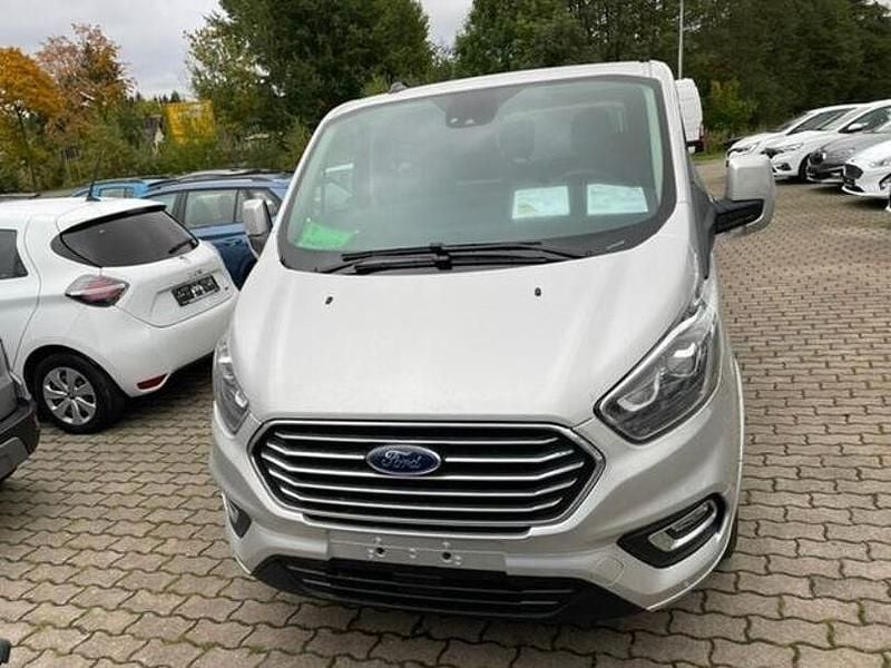 Gebraucht Ford Tourneo Titanium 96 PS (70 kW) 2022 Silber Van / Kleinbus