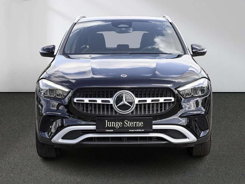 Gebraucht Mercedes GLA200 163 PS (119 kW) 2024 Schwarz SUV