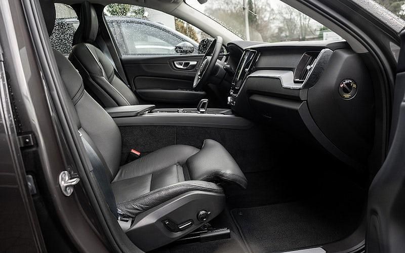 Gebraucht Volvo XC60 Plus 455 PS (334 kW) 2022 Platinum grey SUV