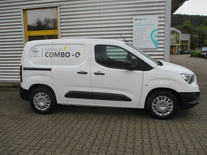 Gebraucht Opel Combo-e Life Edition 100 kW (136 PS) 2022 Weiß Limousine