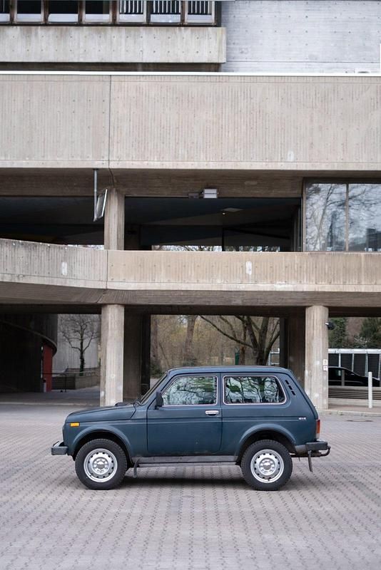 Second-hand Lada niva 82 CP (60 kW) 2002 Verde SUV