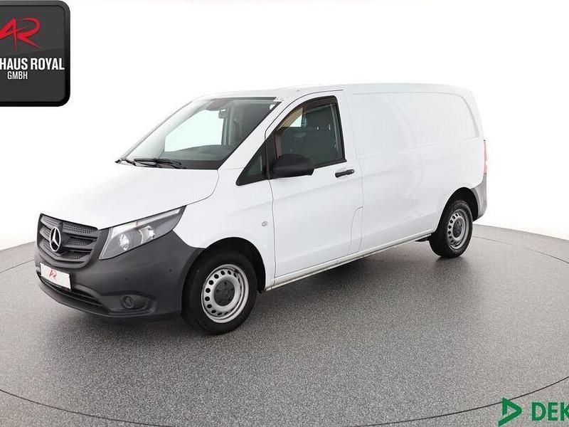 Arktikweiss Gebraucht 2019 Mercedes Vito Van / Kleinbus | 18.780 € (Superpreis) - Bild 1/4