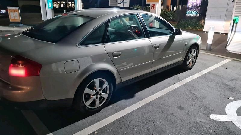 Gebraucht Audi A6 155 PS (114 kW) 2002 Gelb Limousine