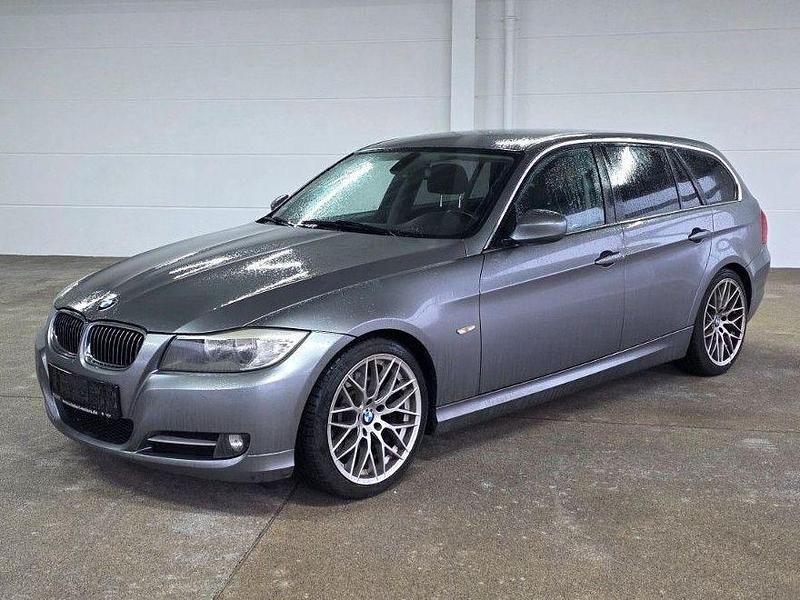 Gebraucht BMW 325 Lifestyle 204 PS (150 kW) 2011 Grau Kombi