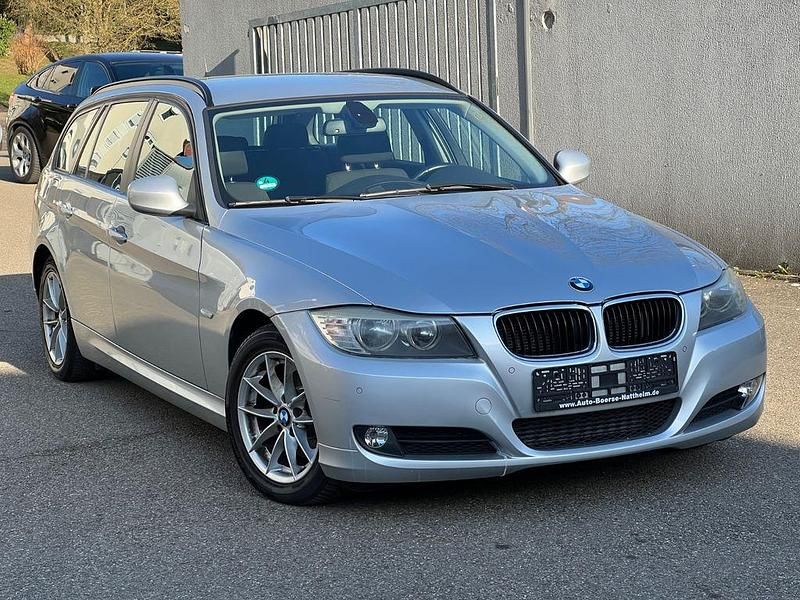Silber Gebraucht 2010 BMW 320 Comfort Edition Kombi | 4.490 € (Guter Preis) - Bild 1/4