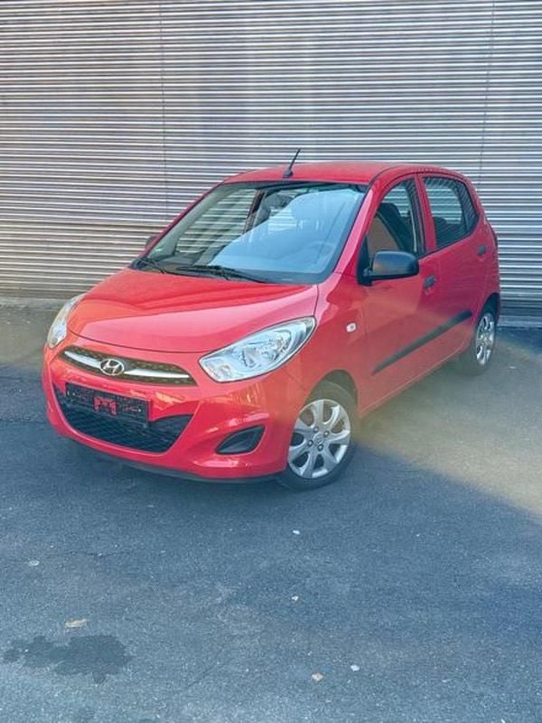 Gebraucht Hyundai i10 Edition 69 PS (50 kW) 2012 Rot Kleinwagen