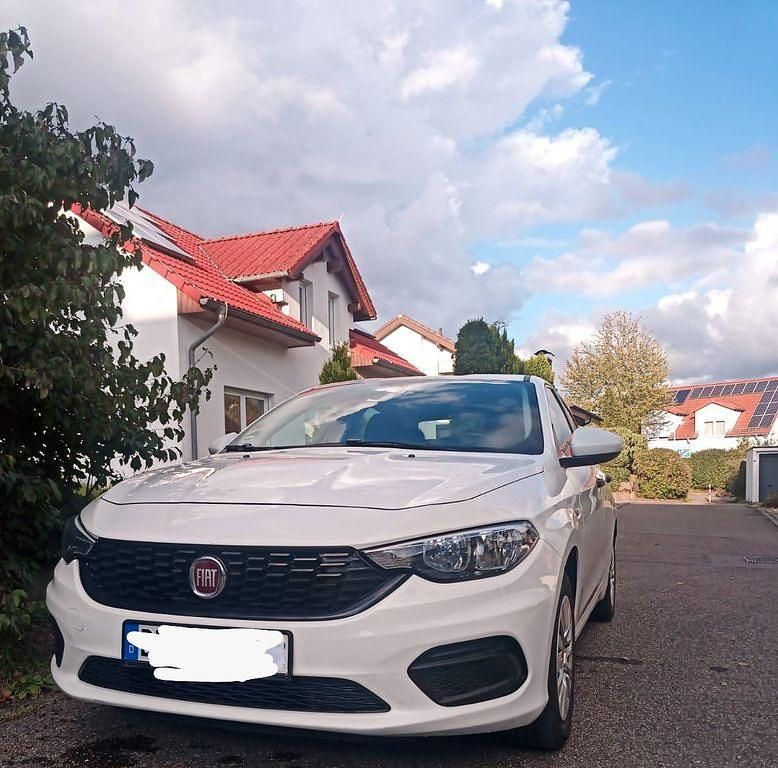 Weiß Gebraucht 2019 Fiat Tipo Limousine | 11.200 € (Fairer Preis) - Bild 1/4