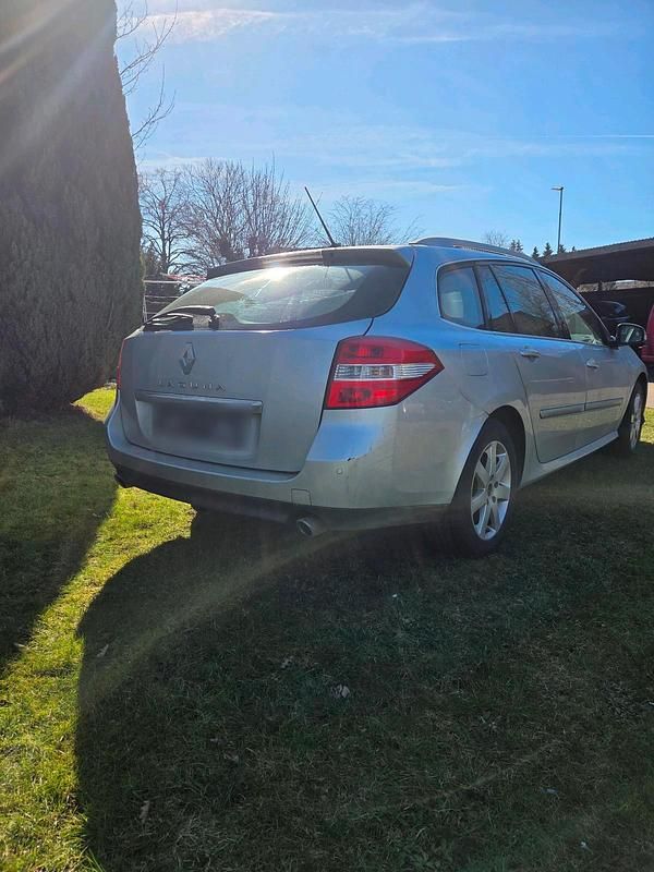 Gebraucht Renault Laguna III 173 PS (127 kW) 2008 Silber Kombi