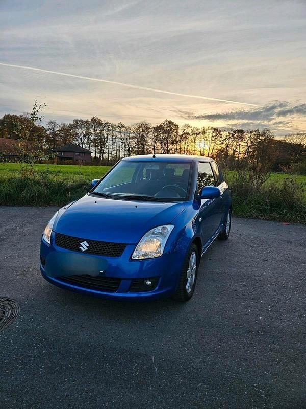 Blau Gebraucht 2009 Suzuki Swift Club Kleinwagen | 2.250 € (Guter Preis) - Bild 1/4