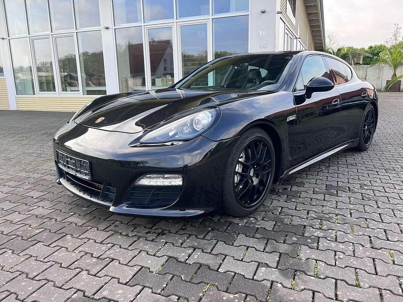 Basaltschwarzmetallic Gebraucht 2011 Porsche Panamera 4S Limousine | 20.900 € - Bild 1/4