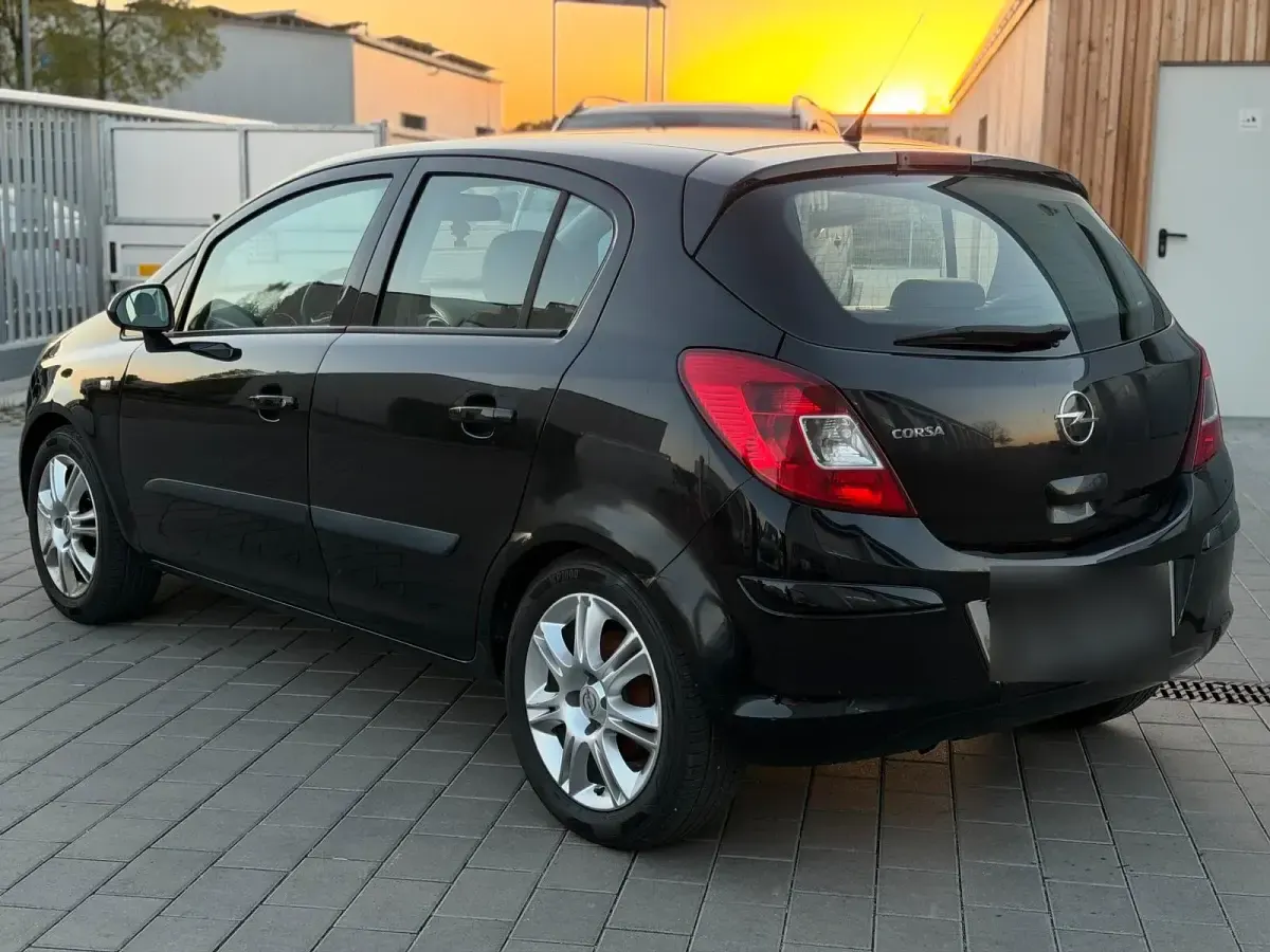 Gebraucht Opel Corsa 90 PS (66 kW) 2009 Schwarz Kleinwagen