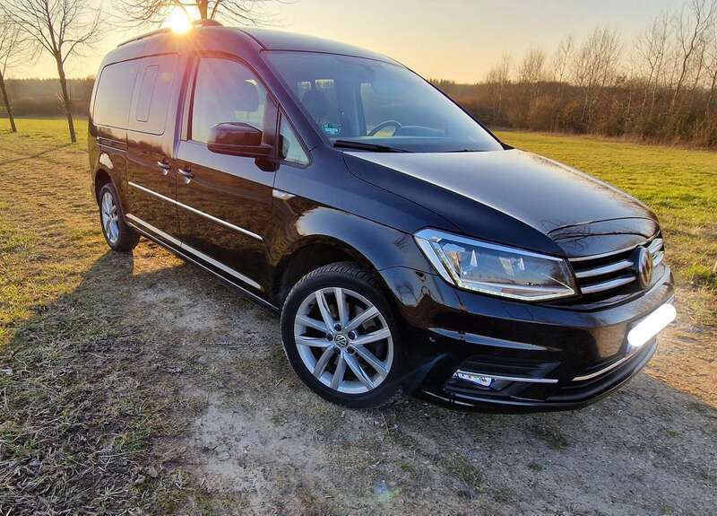 Schwarz Gebraucht 2020 VW Caddy Maxi Highline Van / Kleinbus | 30.780 € (Fairer Preis) - Bild 1/4