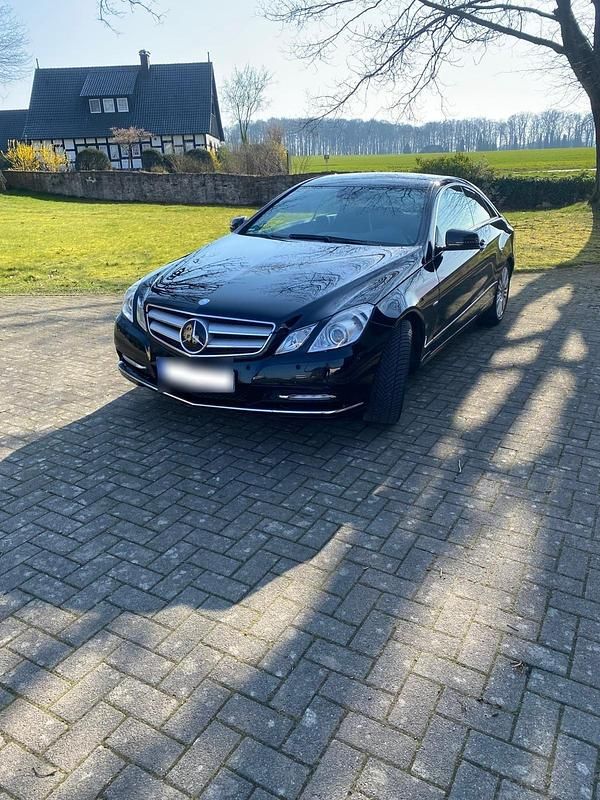 Gebraucht Mercedes E350 265 PS (194 kW) 2012 Schwarz Coupé