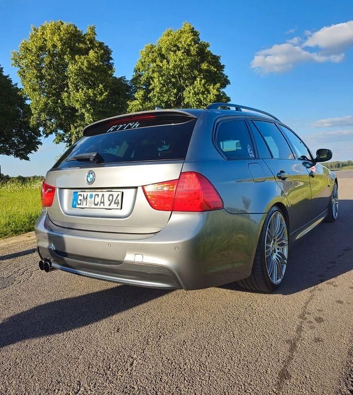 Gebraucht BMW 330 M Performance 245 PS (180 kW) 2009 Grau Kombi