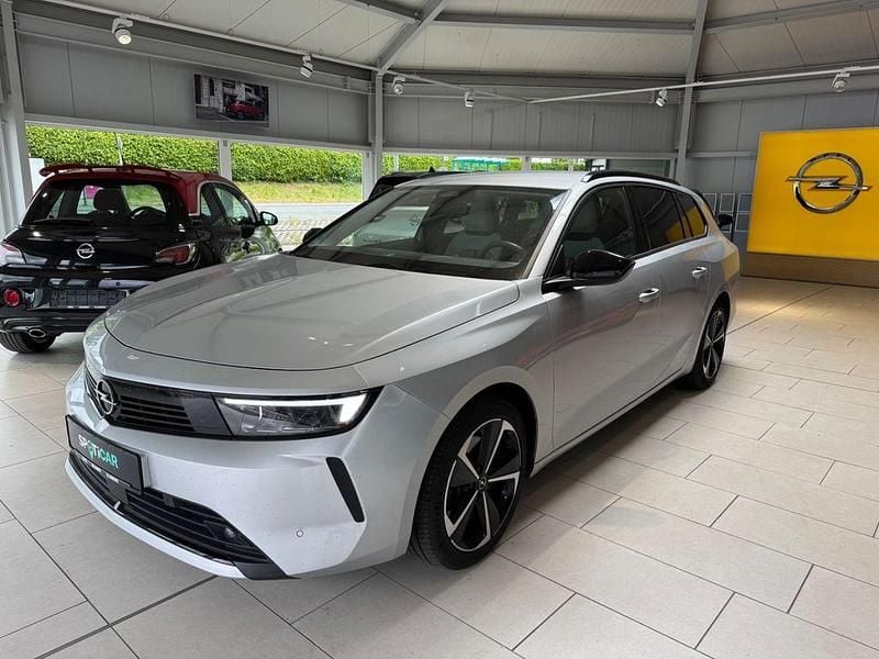 Silber Gebraucht 2024 Opel Astra Business Elegance Kombi | 24.990 € (Etwas zu teuer) - Bild 1/4