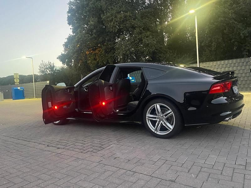 Schwarz Gebraucht 2013 Audi A7 Sportback Comfort Kleinwagen | 13.500 € (Fairer Preis) - Bild 1/4