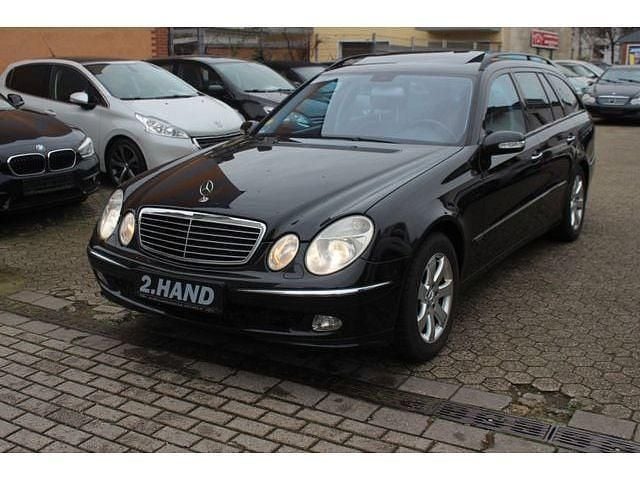 Schwarz Gebraucht 2005 Mercedes E320 Avantgarde Kombi | 4.999 € (Fairer Preis) - Bild 1/4
