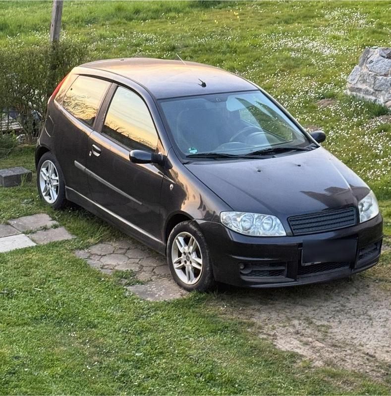 Schwarz Gebraucht 2003 Fiat Punto Kleinwagen | 400 € (Superpreis) - Bild 1/4
