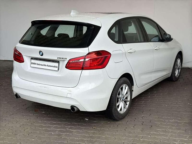 Gebraucht BMW 220 Active Tourer Sport Line 192 PS (141 kW) 2017 Alpinweiß uni Van / Kleinbus