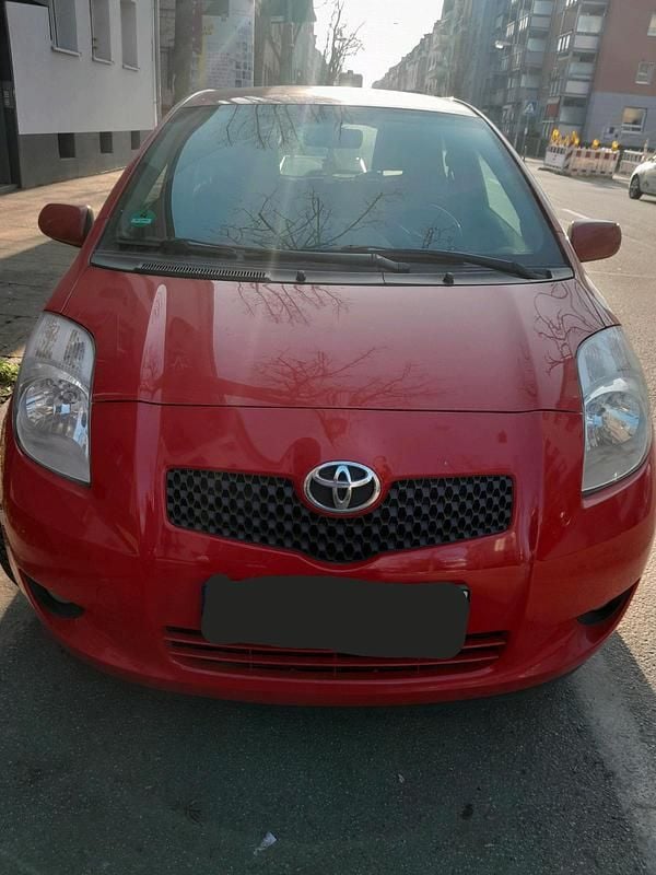 Gebraucht Toyota Yaris 68 PS (50 kW) 2008 Rot Kleinwagen