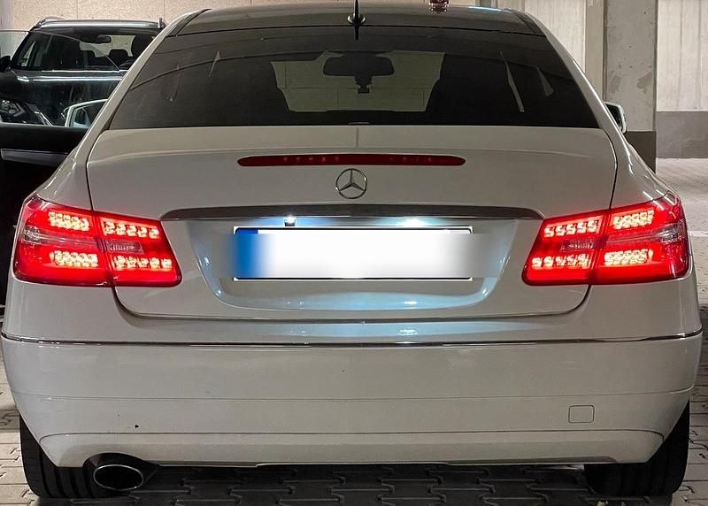 Usata Mercedes E250 Elegance 209 CV (153 kW) 2010 Bianco Coupé