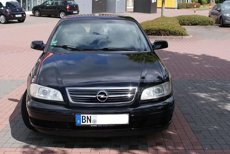 Schwarz Gebraucht 2003 Opel Omega Limousine | 2.200 € (Fairer Preis) - Bild 1/4