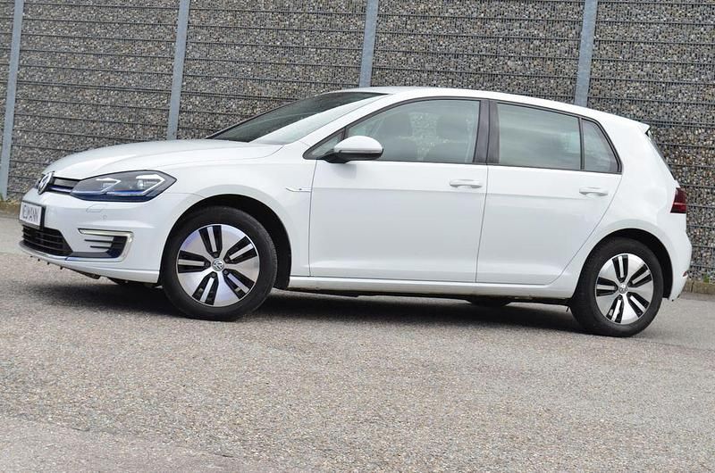 Weiß Gebraucht 2020 VW Golf Limousine | 14.980 € (Guter Preis) - Bild 1/4
