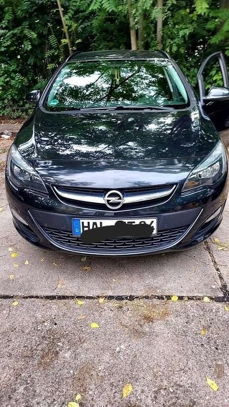 Gebraucht Opel Astra 136 PS (100 kW) 2014 Kombi